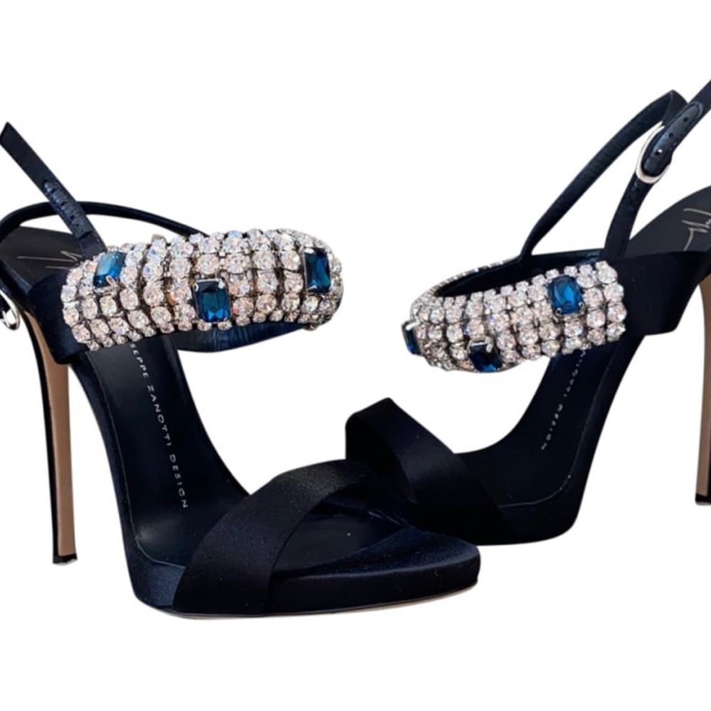 Gorgeous Giuseppe Zanoltti Black Satin High Heels w Swarovski Crystals. Size 8